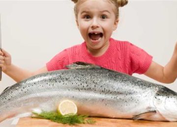 فوائد السمك المذهلة لصحة الجسم والعقل.. لماذا يجب تناوله مرتين أسبوعيا؟ فوائد السمك المذهلة لصحة الجسم والعقل.. لماذا يجب تناوله مرتين أسبوعيا؟