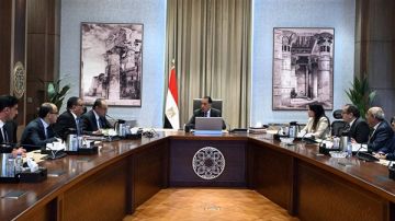 مدبولي يتابع الموقف التنفيذي لمشروع تطوير صناعة الغزل والنسيج مدبولي يتابع الموقف التنفيذي لمشروع تطوير صناعة الغزل والنسيج