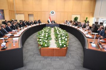 وزير الصناعة والنقل يبحث مع مصنعي الحديد وشركات السيارات آليات توطين صناعة صاج السيارات وزير الصناعة والنقل يبحث مع مصنعي الحديد وشركات السيارات آليات توطين صناعة صاج السيارات