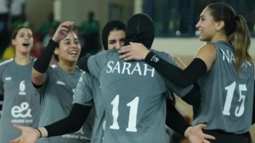 سيدات طائرة الأهلي على رأس المجموعة الأولى في بطولة دوري المرتبط سيدات طائرة الأهلي على رأس المجموعة الأولى في بطولة دوري المرتبط