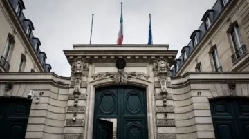 فرنسا تستدعي سفير إيطاليا بسبب تحدي نائب رئيس وزراء بلاده لماكرون فرنسا تستدعي سفير إيطاليا بسبب تحدي نائب رئيس وزراء بلاده لماكرون