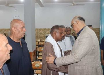 محافظ القليوبية يقدم واجب العزاء لأسر ضحايا حريق القناطر الخيرية (صور)