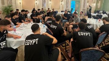 جلسة تحفيزية لـ خالد فتحي مع منتخب ناشئي اليد قبل مواجهة آيسلندا بالمونديال ..صور جلسة تحفيزية لـ خالد فتحي مع منتخب ناشئي اليد قبل مواجهة آيسلندا بالمونديال ..صور