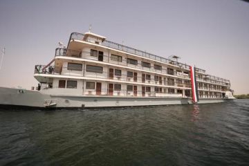 الشركة البورسعيدية للأعمال الهندسية والإنشاءات البحرية تنجح في صيانة الفندق العائم أوجيني بأسوان