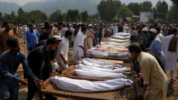 الفيضانات تودي بحياة أكثر من 280 شخصا في الهند وباكستان.. والإنقاذ مستمر الفيضانات تودي بحياة أكثر من 280 شخصا في الهند وباكستان.. والإنقاذ مستمر