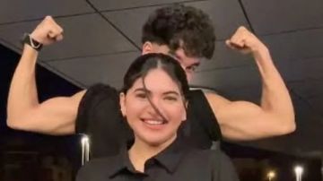 سوزي الأردنية سحبته معاها الحبس.. البلوجر مونلي ينتظر مصيرا أسود سوزي الأردنية سحبته معاها الحبس.. البلوجر مونلي ينتظر مصيرا أسود