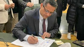 نقيب الصحفيين يعلق على إخلاء سبيل الصحفي إسلام الراجحي