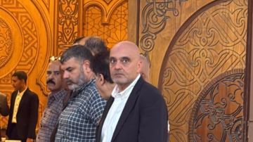 الحزن يسيطر على نجل سيد صادق في عزاء الفنان .. صور الحزن يسيطر على نجل سيد صادق في عزاء الفنان .. صور