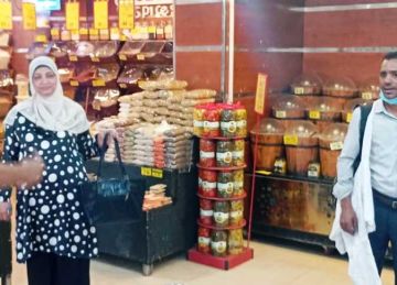 ضخ كميات من السلع الأساسية داخل 32 فرعا للشركة المصرية لتجارة الجملة في أسوان