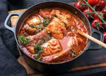  طاجن الصيادية بجزل السمك والبصل .. حضريه على سفرة يوم الجمعة (الطريقة والخطوات)