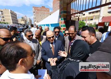محافظ كفر الشيخ يوجه بفتح قنوات تواصل فعالة مع المواطنين لاستقبال الشكاوى والمقترحات