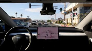 نظام القيادة الذاتية بدون سائق يقضي على سمعة تسلا