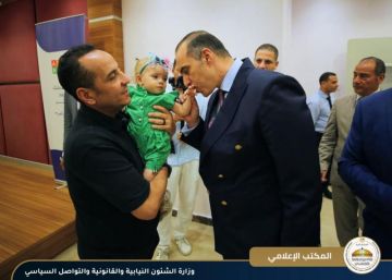 وزير الشئون النيابية يزور مستشفى الناس ويطلع على الخدمات الطبية لغير القادرين ويطمأن على أطفال غزة