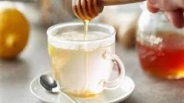 5 فوائد مذهلة لشرب الماء الدافئ مع العسل على الريق