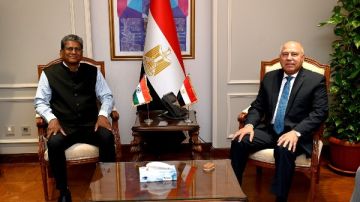 كامل الوزير يدعو المستثمرين الهنود لحضور معرض الصناعة والنقل 