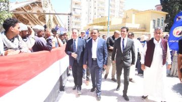 محافظ مطروح يتفقد لجان انتخابات مجلس الشيوخ 2025