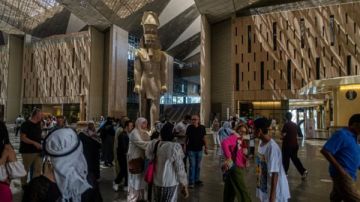 فاينانشال تايمز: مصر تعود إلى صدارة الوجهات السياحية العالمية