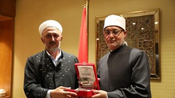 مفتي الجمهورية يلتقي نظيره الجورجي على هامش مؤتمر الإفتاء العالمي