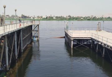 وزيرة البيئة: احتواء بقعة زيتية خفيفة بالنيل.. ومحطات مياه الشرب لم تتأثر