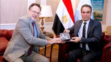 سفير كندا يزور استديو نجيب محفوظ بماسبيرو ويشيد بالعلاقات مع مصر سفير كندا يزور استديو نجيب محفوظ بماسبيرو ويشيد بالعلاقات مع مصر