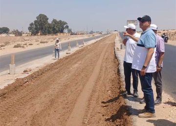 لتحقيق السيولة المرورية.. تواصل أعمال تطوير طريق الخانكة- السلام في القليوبية