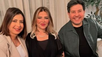 لحظات تحفر في الذاكرة .. منال سلامة برفقة هاني شاكر وزوجته لحظات تحفر في الذاكرة .. منال سلامة برفقة هاني شاكر وزوجته