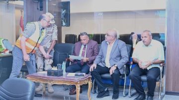 محافظ جنوب سيناء يتابع سير الانتخابات في يومها الثاني عبر الشبكة الوطنية للطوارئ