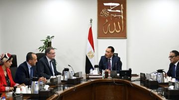 مدبولي: اختيار الكفاءات عبر منظومة المسابقات المركزية يرفع جودة الخدمات المقدمة للمواطنين مدبولي: اختيار الكفاءات عبر منظومة المسابقات المركزية يرفع جودة الخدمات المقدمة للمواطنين