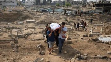 أزمة غزة تتفاقم.. عقاب جماعي واستهداف للأطفال منذ بداية الحرب أزمة غزة تتفاقم.. عقاب جماعي واستهداف للأطفال منذ بداية الحرب