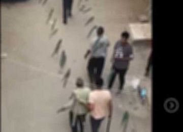 قطعو جسمه بسلاح أبيض .. إصابة طالب بجروح متفرقة أثناء فض مشاجرة بالدقهلية قطعو جسمه بسلاح أبيض .. إصابة طالب بجروح متفرقة أثناء فض مشاجرة بالدقهلية