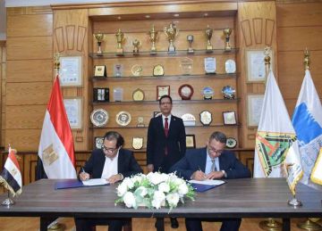 للتدريب والبحث العلمي.. بروتوكول تعاون بين كلية الفنون التطبيقية ببنها وغرفة الأخشاب والأثاث