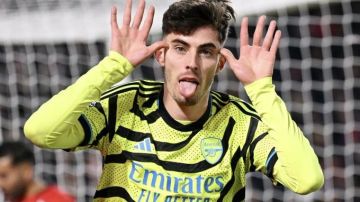 هافيرتز يخضع لجراحة ناجحة في الركبة وأرسنال يترقب عودته وسط أزمة هجومية