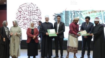 وكيل الأزهر ووزير الثقافة يكرمان الفائزين في مسابقة ثقافة بلادي صور وكيل الأزهر ووزير الثقافة يكرمان الفائزين في مسابقة ثقافة بلادي صور