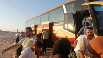 الوزير يوجه بتسيير أتوبيسات لنقل ركاب قطار مطروح بعد الحادث صور