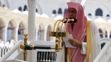 خطيب المسجد الحرام: صلاة الاستخارة لجوء لله وطلب الخيرة منه سبحانه