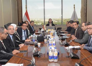 لمتابعة منظومة العمل.. وزير التموين يجتمع بشركات مضارب رشيد وكفر الشيخ والبحيرة