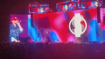 مهرجان العلمين الجديدة.. الرابر شهاب يشعل حماس جمهوره بأغنية مرزمن