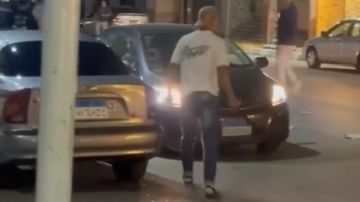 أمن الغربية يفحص فيديو مشاجرة شباب بالشوم والحجارة وتهشيم سيارات بطنطا أمن الغربية يفحص فيديو مشاجرة شباب بالشوم والحجارة وتهشيم سيارات بطنطا