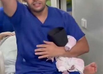 بـ رقصة بابجي مع مولود جديد .. طبيب نساء يثير الجدل على السوشيال ميديا (فيديو)