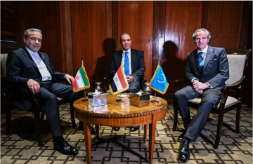 تحركات مصرية للتقريب بين إيران والغرب بعد قرار الترويكا الأوروبية