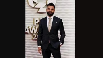 ساعة صلاح وبدلته تخطفان الأنظار من جوائز الأفضل.. كم سعر الإطلالة؟ ساعة صلاح وبدلته تخطفان الأنظار من جوائز الأفضل.. كم سعر الإطلالة؟