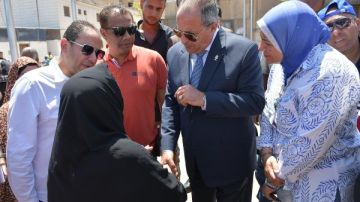 محافظ بورسعيد يتابع أعمال تطوير منطقة السلام بحي الضواحي