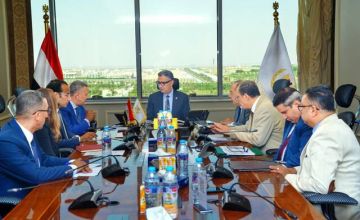 وزير التموين المصري يبحث خطط تطوير شركة السكر والصناعات التكاملية وزير التموين المصري يبحث خطط تطوير شركة السكر والصناعات التكاملية