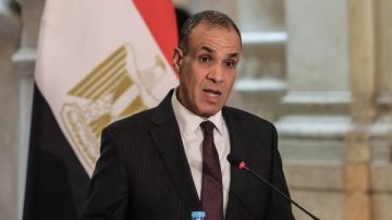 الدبلوماسية المصرية النشطة.. تنسيق إقليمي وتحركات دولية.. وزير الخارجية يؤكد ثوابت مصر ويبحث حلول أزمات المنطقة وتعزيز الاستقرار