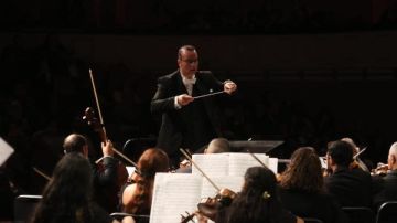 اليوم.. زوربا ورقصة الحياة في محكي القلعة 33 اليوم.. زوربا ورقصة الحياة في محكي القلعة 33