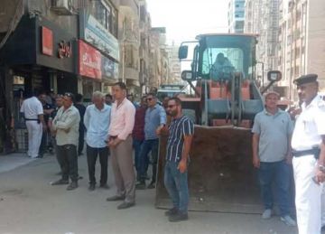 حملة مكبرة لإزالة الأكشاك المخالفة والباعة الجائلين بالزقازيق في الشرقية (صور) حملة مكبرة لإزالة الأكشاك المخالفة والباعة الجائلين بالزقازيق في الشرقية (صور)