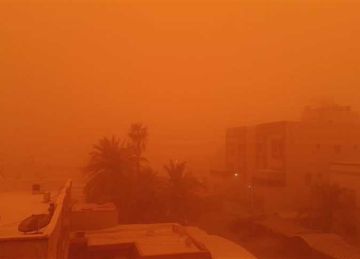 عاصفة ترابية مفاجئة تضرب أسوان وتحجب الرؤية