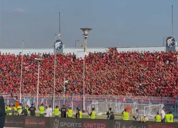 مدير الأهلي يكشف آخر تطورات أزمة الجماهير المحتجزة مدير الأهلي يكشف آخر تطورات أزمة الجماهير المحتجزة