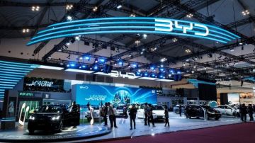 تسليمات BYD تتراجع لأول مرة وسط احتدام المنافسة في سوق المركبات الكهربائية تسليمات BYD تتراجع لأول مرة وسط احتدام المنافسة في سوق المركبات الكهربائية
