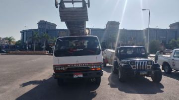 حملات مكبرة لإزالة المخالفات البنائية وتنفيذ قرارات غلق وتشميع بمدينة الشروق